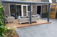 Terrasoverkapping met houten vlonder