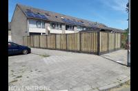 Hout beton schutting plaatsen