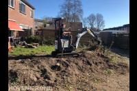 Tuin afgraven met minigraver