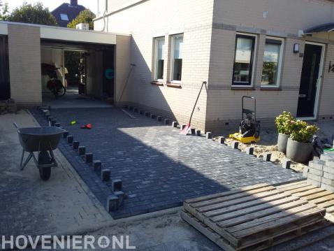 Oprit en voortuin bestraten 2