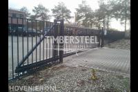 Spijlenhekwerk met schuifpoort