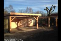 Robuuste houten overkapping