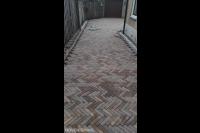 Straatwerk van klinkers in waalformaat