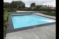 Strakke tuin met zwembad 2