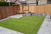 Tuinaanleg met bestrating, gazon van graszoden en plantenbakken 1