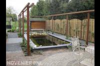 Achtertuin met vijver en pergola 2