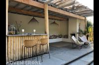 Luxe overkapping met bar en haard 2