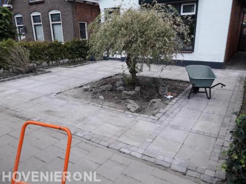 Voortuin bestraten met klinkers en betontegels