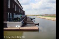 Aanlegsteigers bij nieuwbouwwoningen aan het water 2