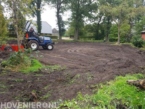 Grondwerk met kleine tractor