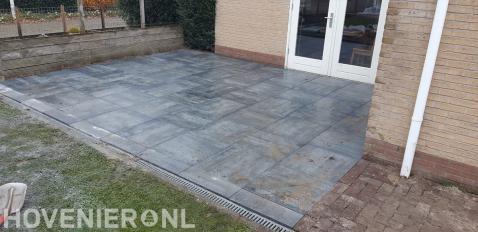 Terras bestraten met natuursteen tegels