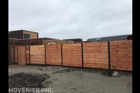 Hout beton schutting plaatsen