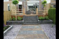 Trap naar verhoogd vlonderterras