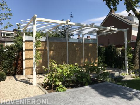 Witte pergola