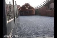 Oprit bestraten met betonklinkers