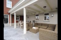 Luxe veranda met loungeset
