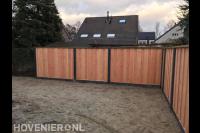Hout beton schutting plaatsen