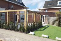 Grote houten pergola