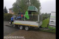 Gras afvoeren met aanhangwagen