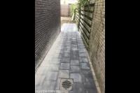 Tuinpad van betontegels 2