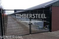 Metalen poort