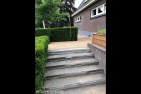 Bestrating van de tuintrap. Na