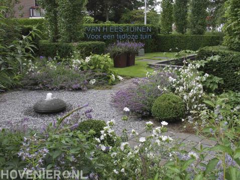 Kunst in de achtertuin door Van Hees Tuinen