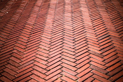 Rode waaltjes in een visgraatverband