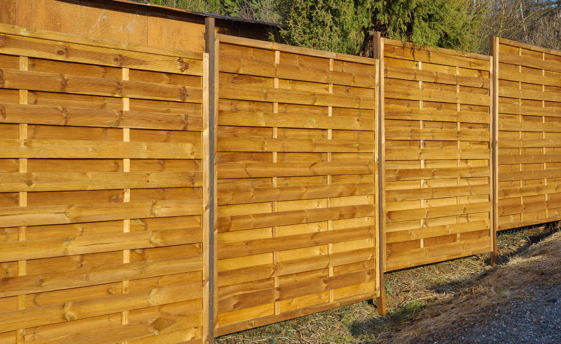 Stevige schutting plaatsen