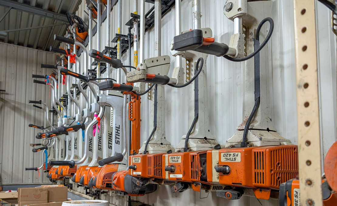 Veiligheid op uw bedrijfsterrein: zo voorkomt u risico’s in opslag en werkplaats