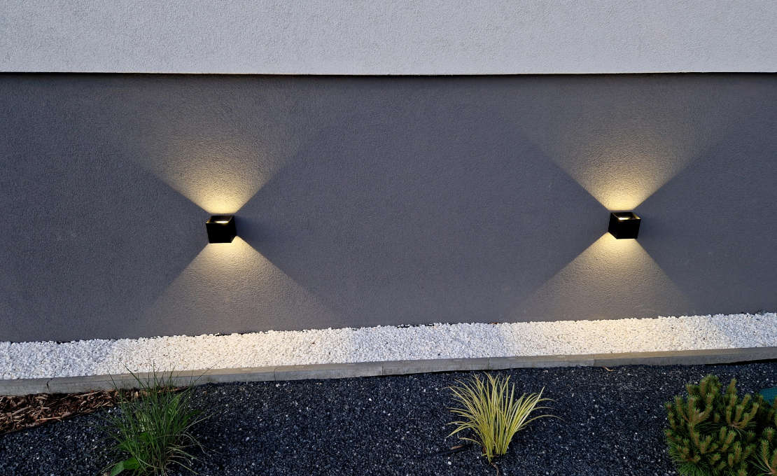 Wandlampen in de tuin